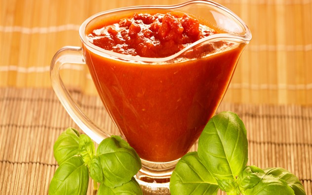 Tomaten-Sahne-Sauce mit Hack