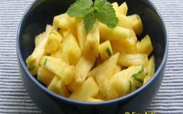 Ananas mit Rum