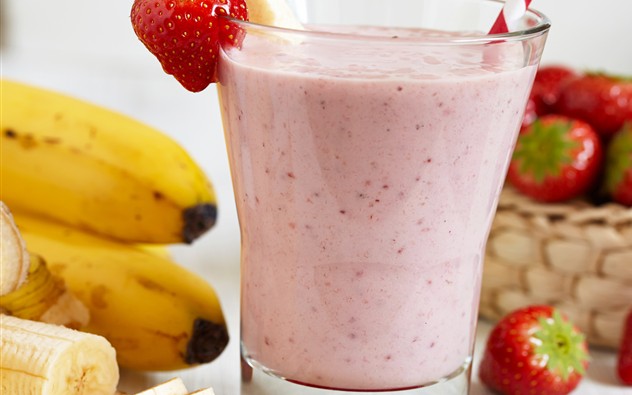 Bananen-Erdbeer-Smoothie mit Pina-Colada ohne Alkohol