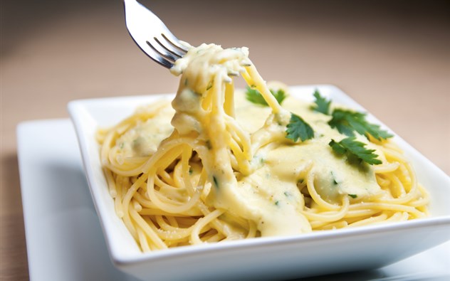 Spaghetti Mit Petersilien-Macadamia-Sauce