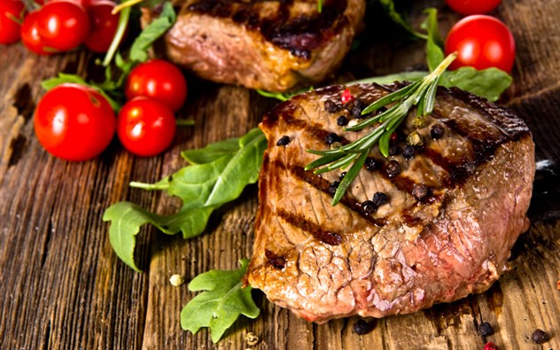 Rinderfiletsteak Mit Tomatensalat