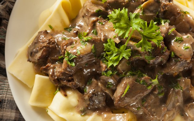 Boeuf Stroganoff mit Bandnudeln