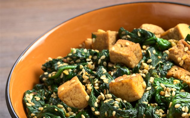 Tofu mit Spinat und Sesam